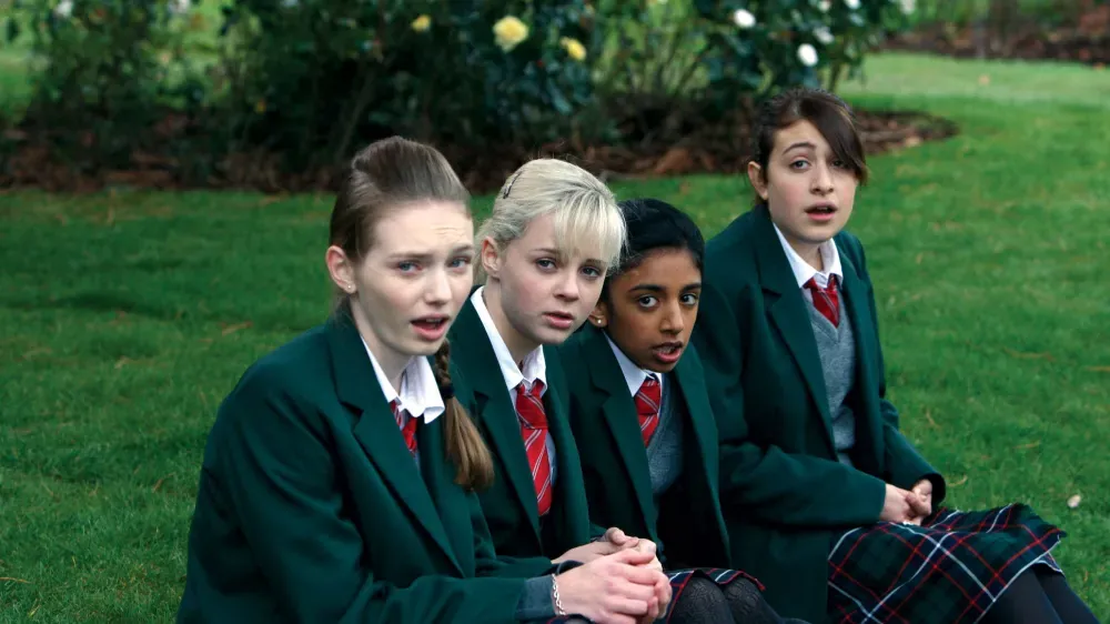 Netflix снимет сериал по книгам «Angus, Thongs and Full-Frontal Snogging»