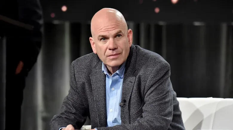 Кадр: «David Simon»