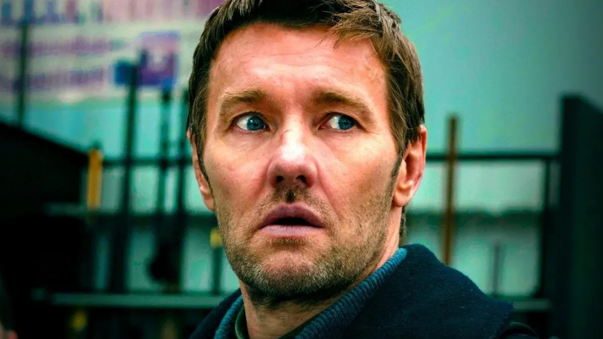 Кадр из сериала «Тёмная материя»