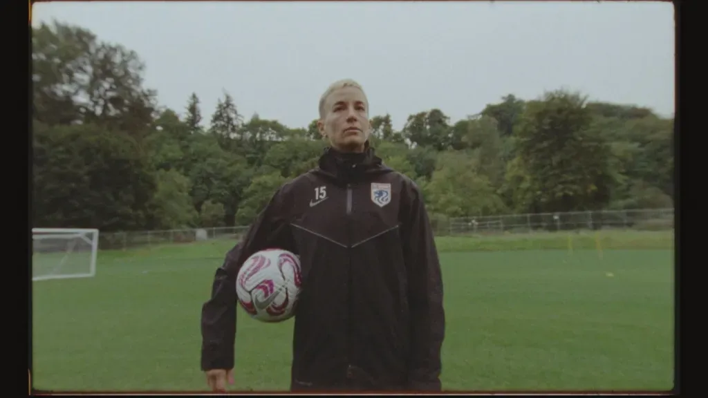 Dogwoof приобрела права на документальные фильмы «Rapinoe» и «Висящие на тросе»