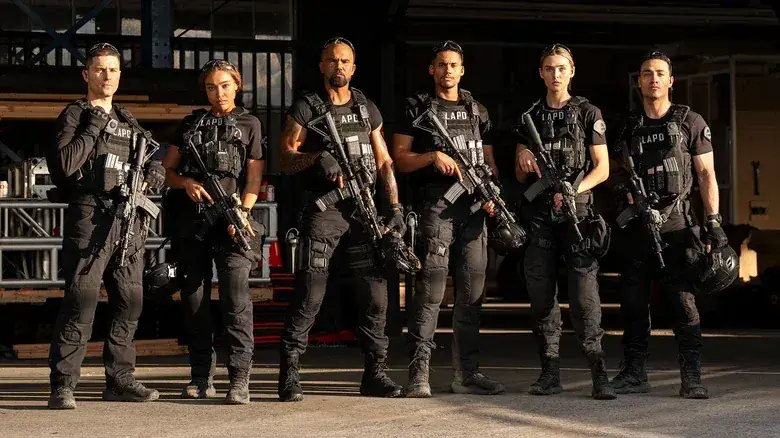 Кадр: «Изгнанники SWAT» исследуют конфликт поколений